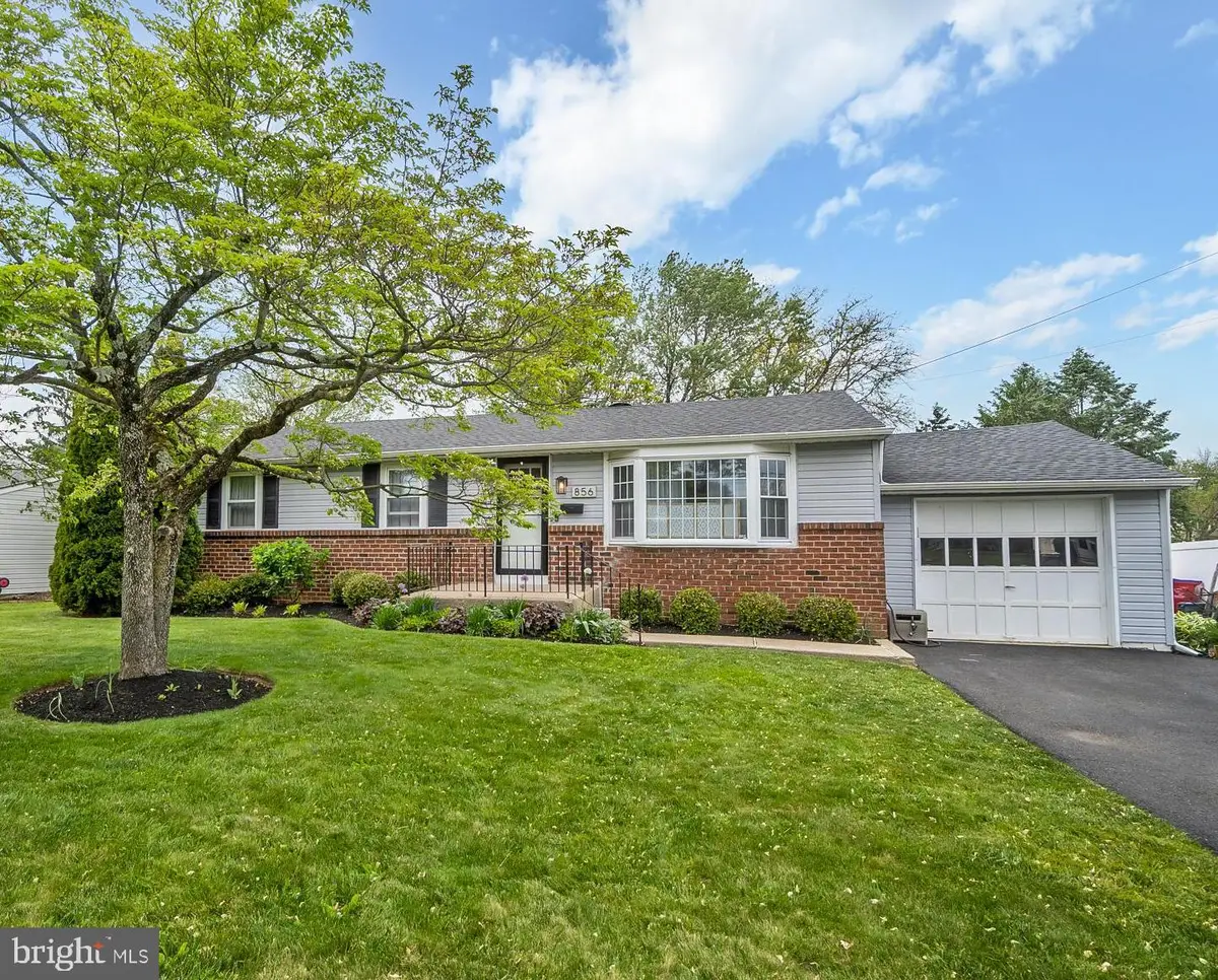 856 Roger Rd, Warminster, PA 18974 - #1