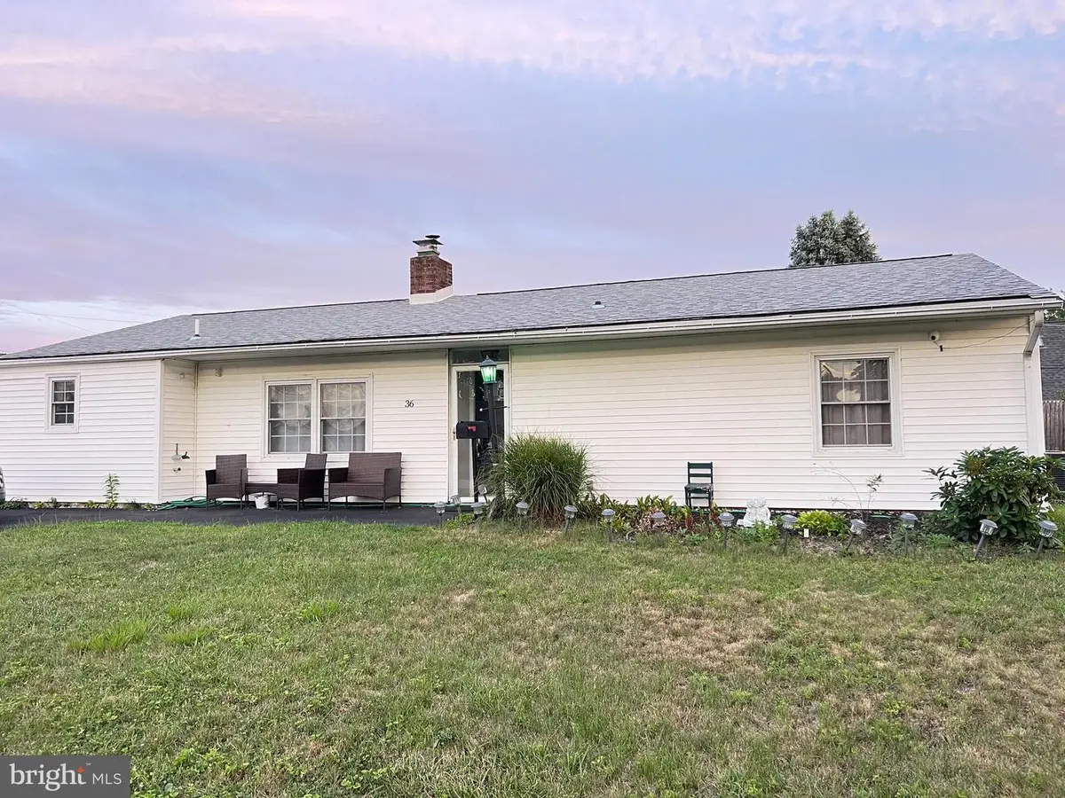 36 Elm Ln, Levittown, PA 19054 - #1