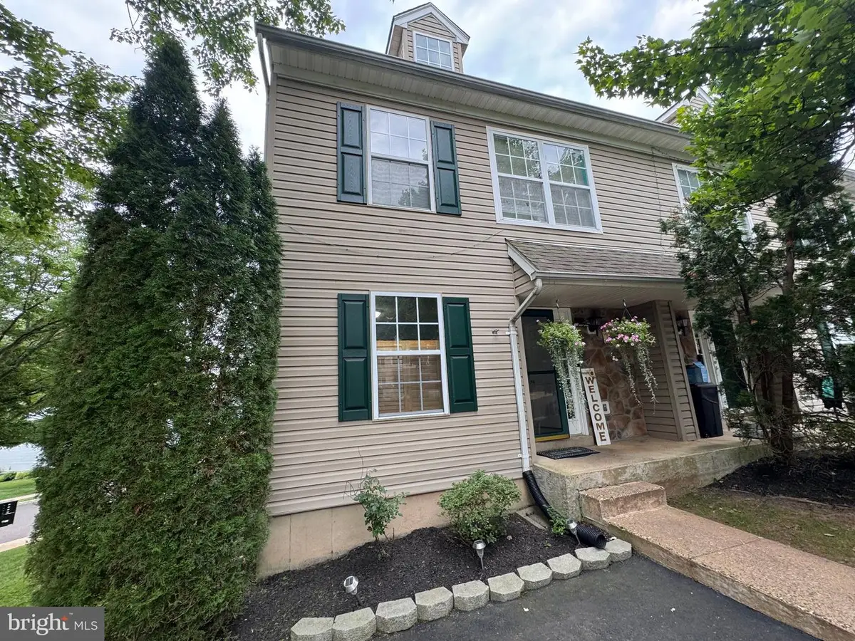 5000 Esther Reed Dr, Doylestown, PA 18902 - #1