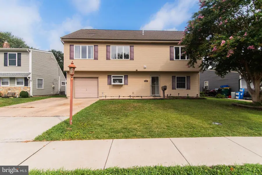 142 Elderberry Dr, Levittown, PA 19054 - #2