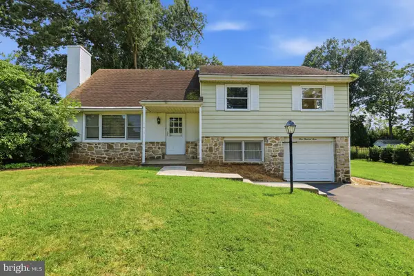 403 Merion Dr, NEWTOWN, PA 18940