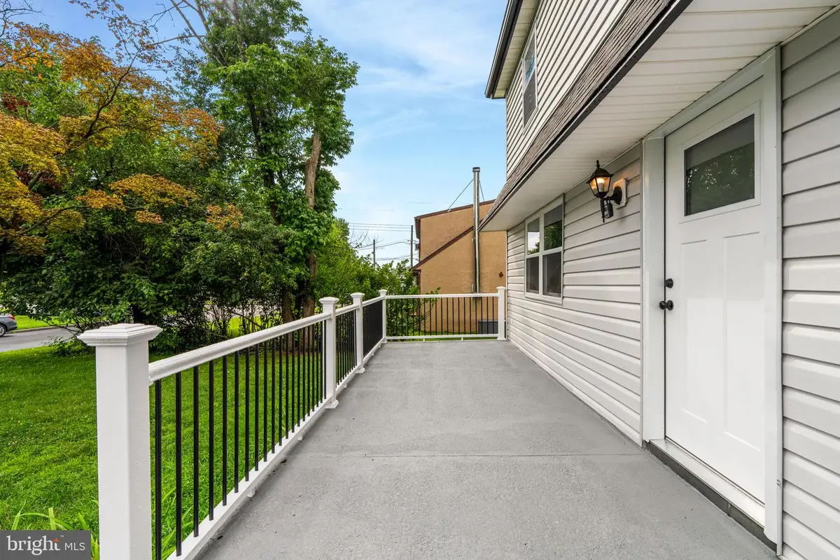 200 Maple St, Warminster, PA 18974 - #1