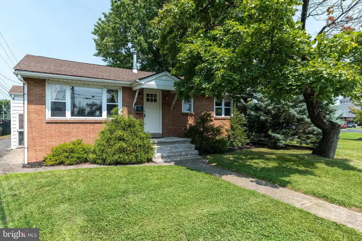 535 W Mill St, Quakertown, PA 18951 - #1
