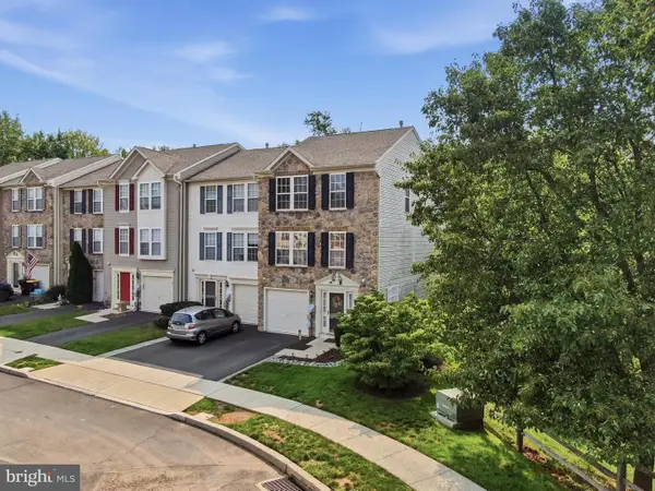 733 Waterway Ct, QUAKERTOWN, PA 18951