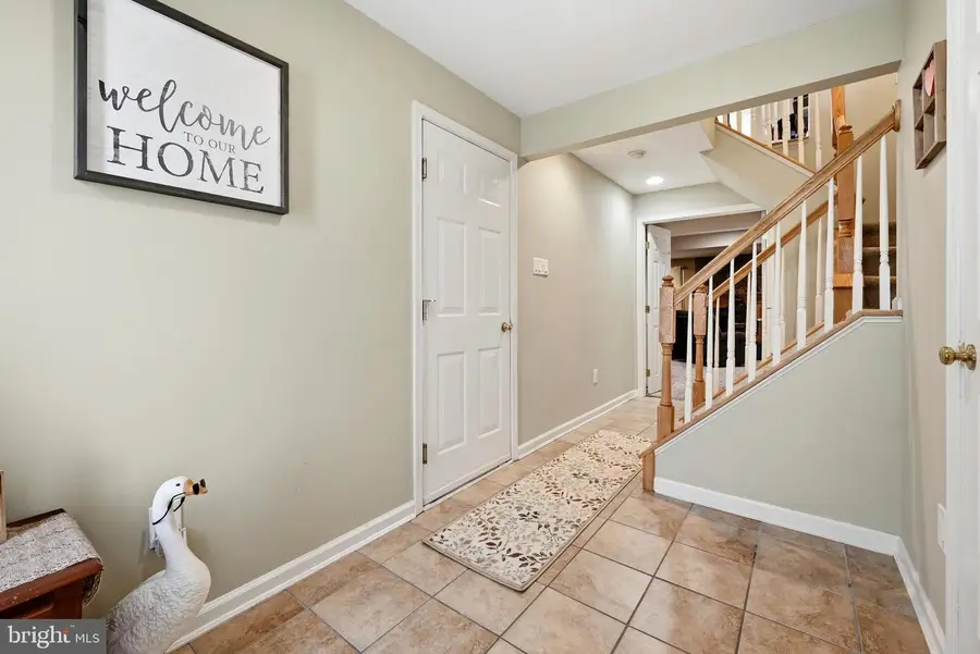 733 Waterway Ct, Quakertown, PA 18951 - #2
