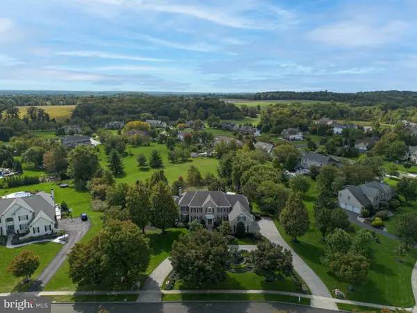 2025 Beacon Hill Dr, NEWTOWN, PA 18940
