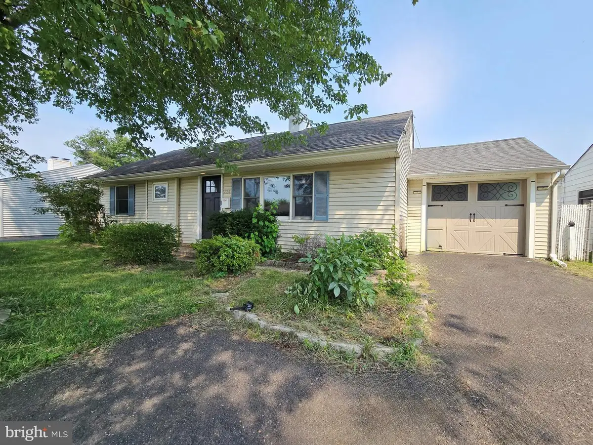 224 Guilford Rd, Fairless Hills, PA 19030 - #1