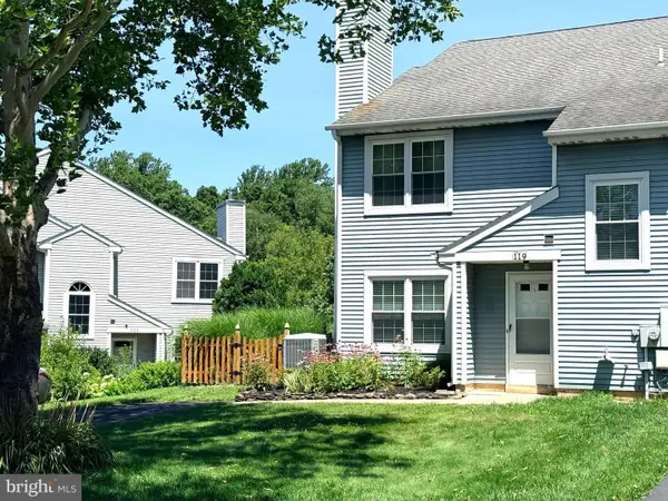 119 Carousel Cir, CHALFONT, PA 18901