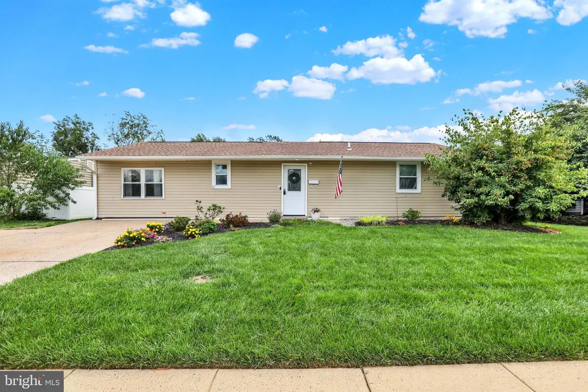 42 Burning Bush Ln, Levittown, PA 19054 - #1
