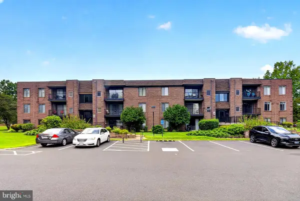 57 Oakridge Dr, LANGHORNE, PA 19047