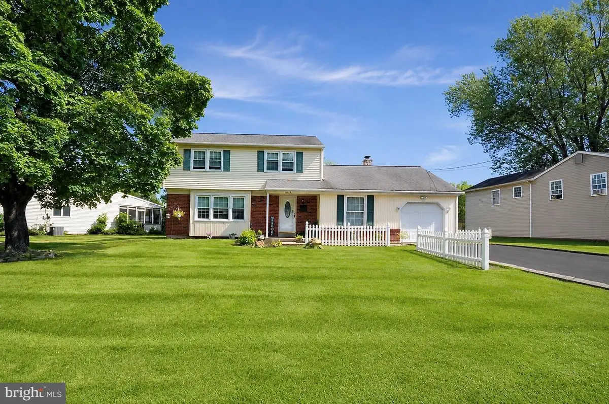 1091 Log College Dr, Warminster, PA 18974 - #1