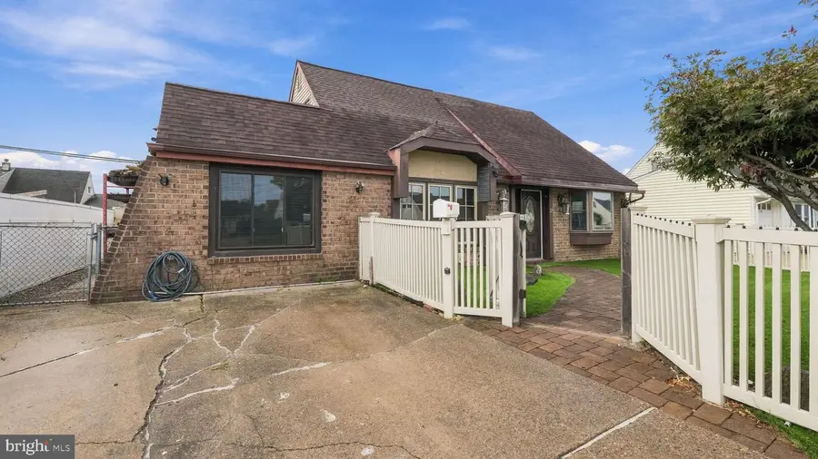 17 Jolly Ln, Levittown, PA 19055 - #2
