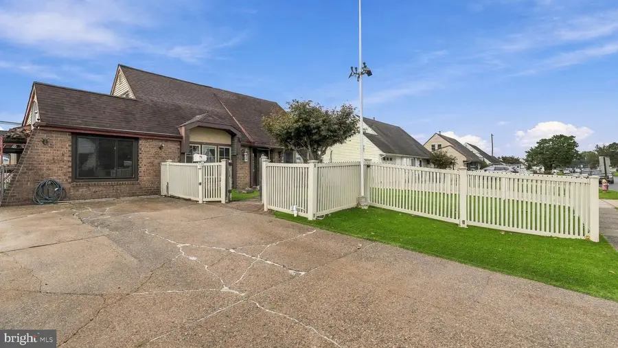 17 Jolly Ln, Levittown, PA 19055 - #3