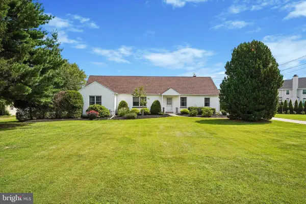 121 Eagle Rd, NEWTOWN, PA 18940