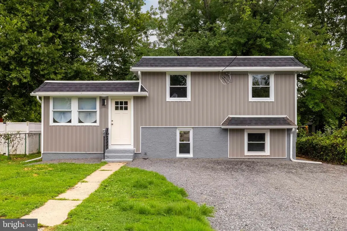 3704 Spruce St, Bristol, PA 19007 - #1