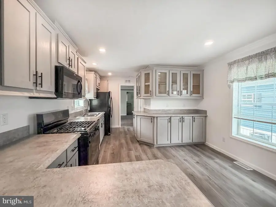 20 Kennedy Dr, Fairless Hills, PA 19030 - #2