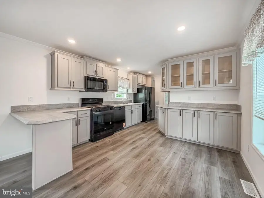 20 Kennedy Dr, Fairless Hills, PA 19030 - #3