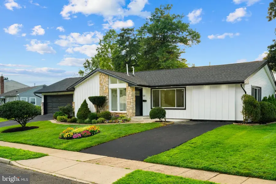 521 Parkway Dr, Fairless Hills, PA 19030 - #2