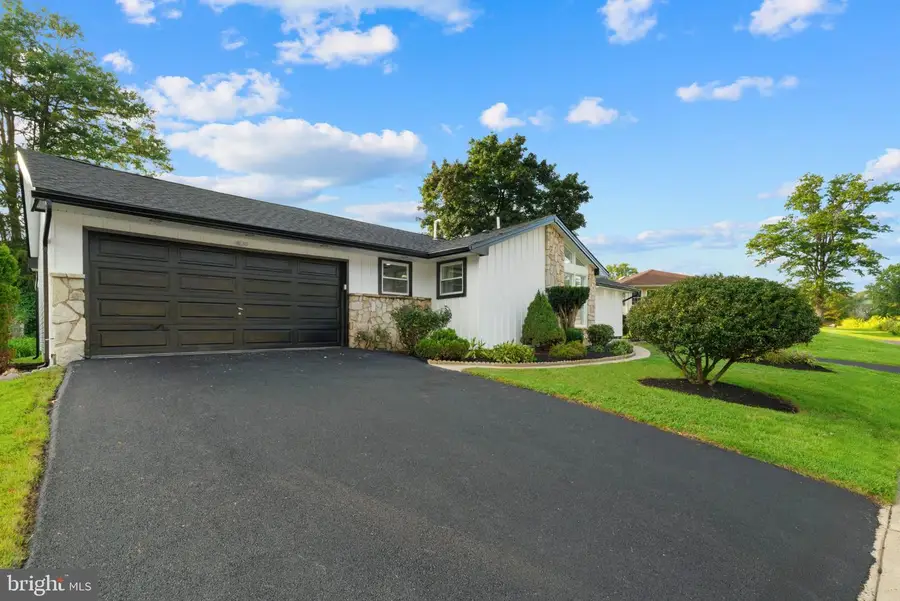 521 Parkway Dr, Fairless Hills, PA 19030 - #3