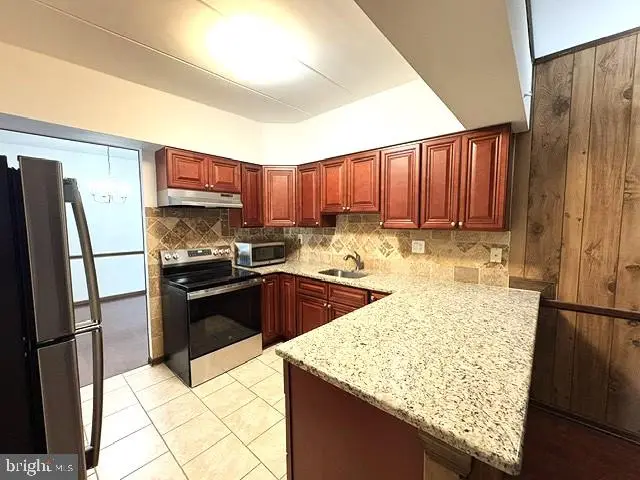 66 Oakridge Dr, Langhorne, PA 19047 - #2