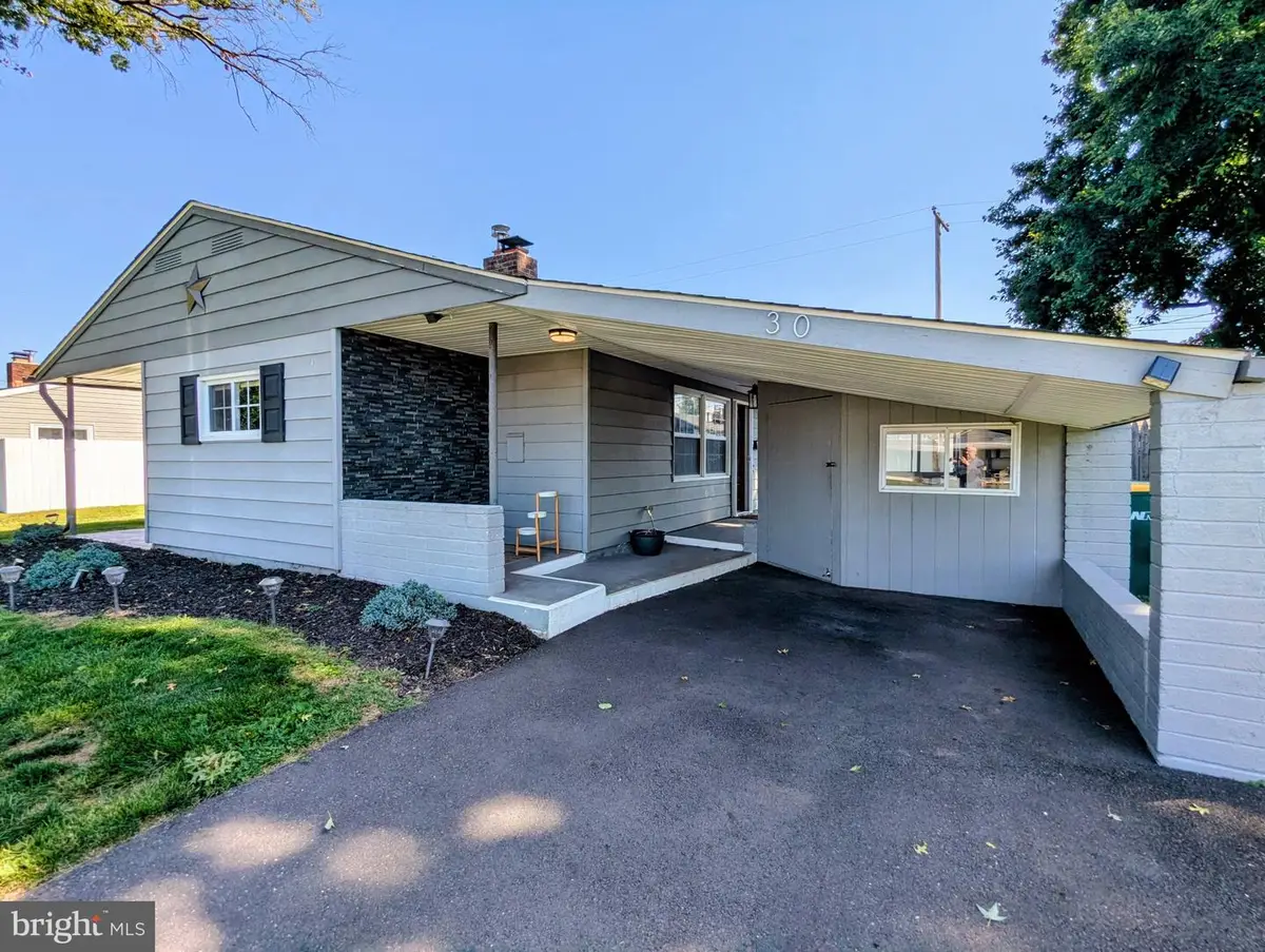30 Forest Ln, Levittown, PA 19055 - #1