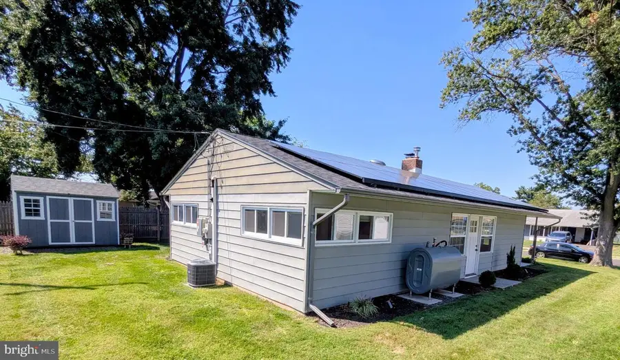 30 Forest Ln, Levittown, PA 19055 - #3