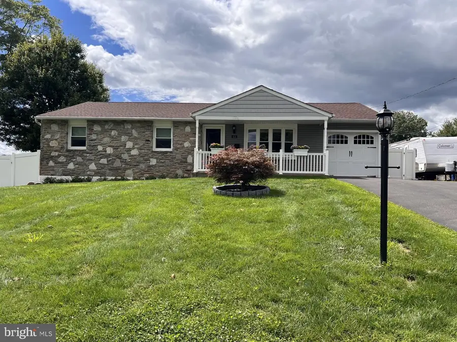 412 Hancock Rd, Warminster, PA 18974 - #2