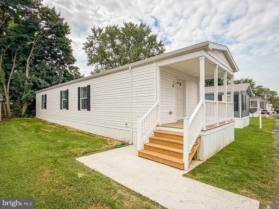 16 Kennedy Dr, Fairless Hills, PA 19030 - #2