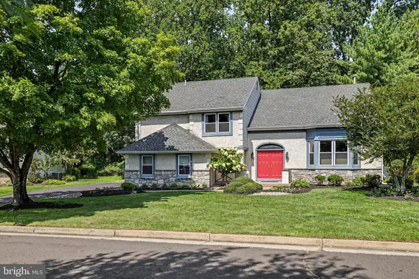 13 Snapdragon Dr, NEWTOWN, PA 18940