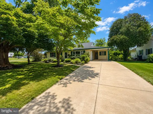 805 Henry Ave, WARMINSTER, PA 18974