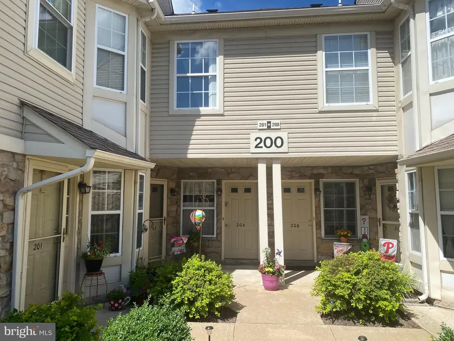 204 Andover Ct, Quakertown, PA 18951 - #2
