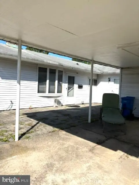 20 Schoolhouse Ln, Levittown, PA 19055 - #2