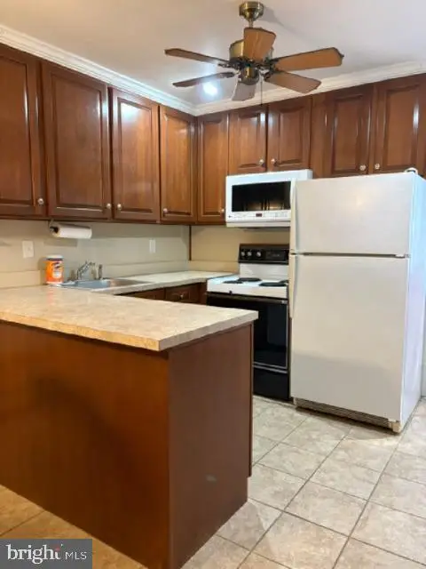 20 Schoolhouse Ln, Levittown, PA 19055 - #3