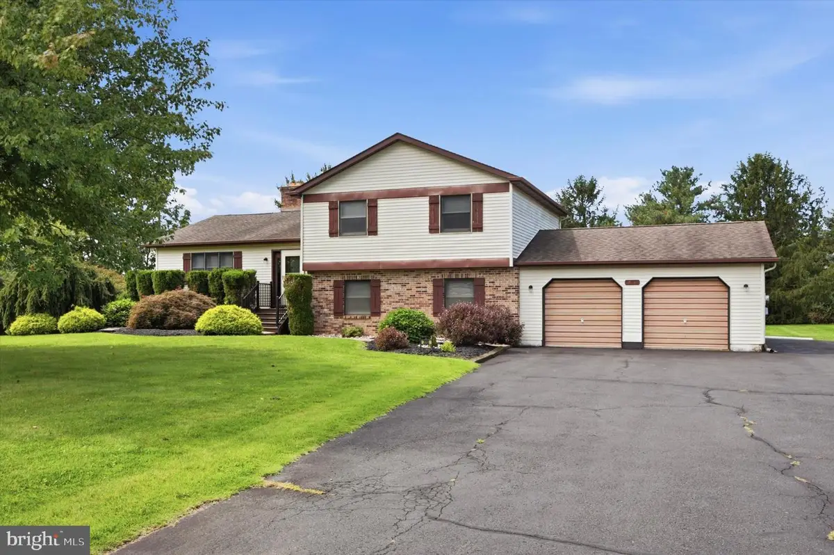 220 California Rd, Quakertown, PA 18951 - #1
