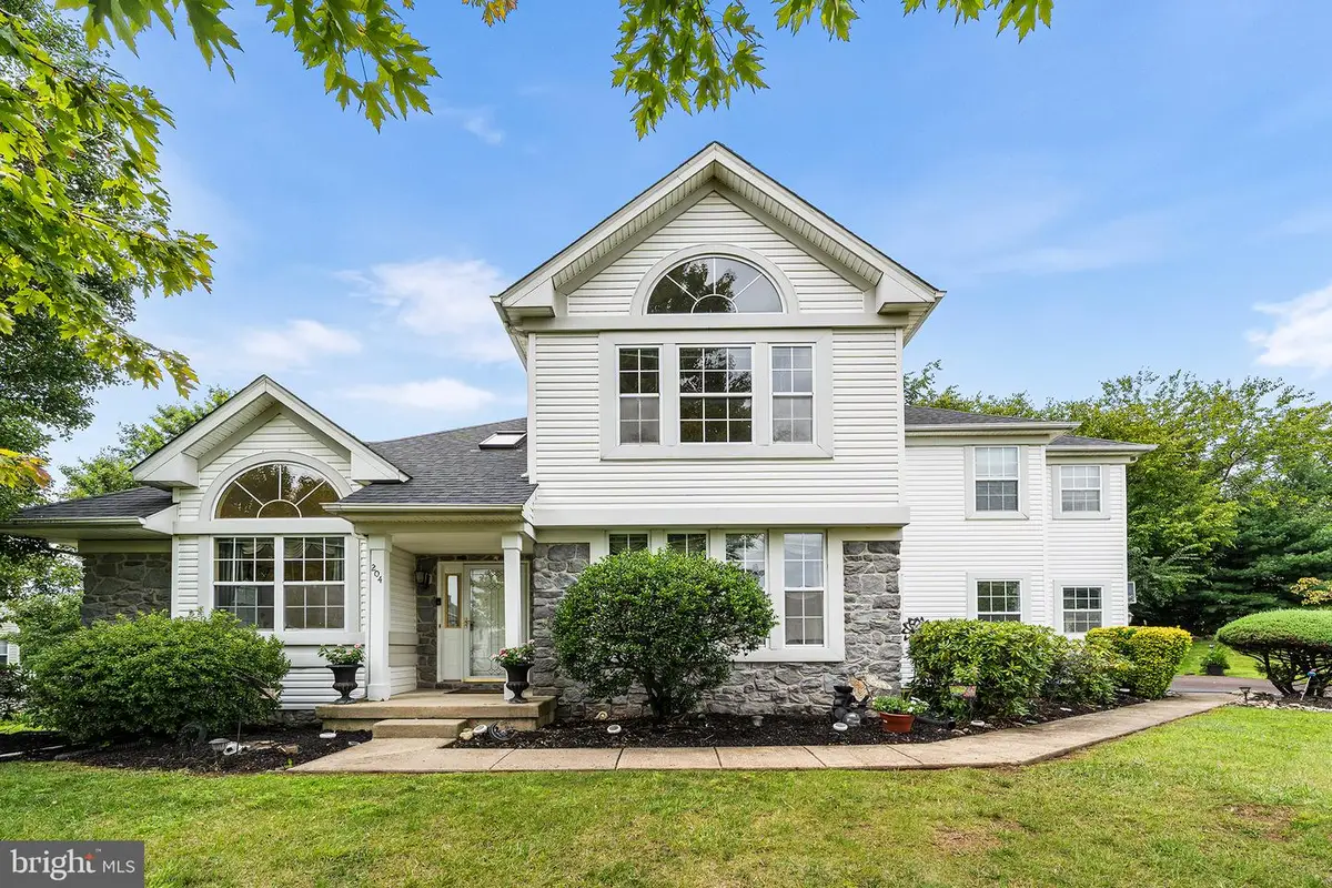 204 Somerset Cir, Chalfont, PA 18914 - #1