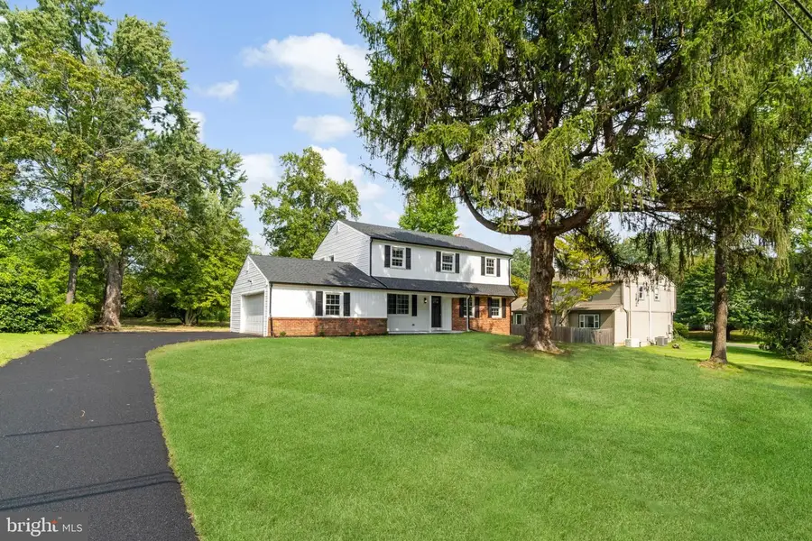5 Walnut Ln, Doylestown, PA 18901 - #2