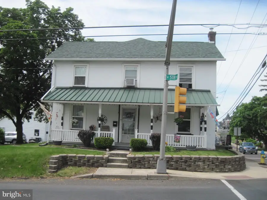327 N 5th St, Perkasie, PA 18944 - #2
