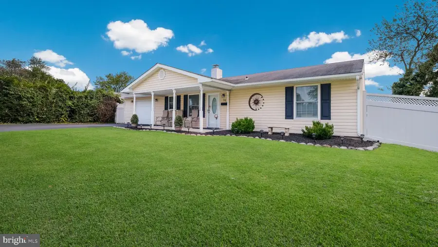34 Maple Ln, Levittown, PA 19054 - #3