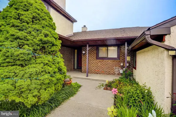 97 Palace Ct, CHALFONT, PA 18914