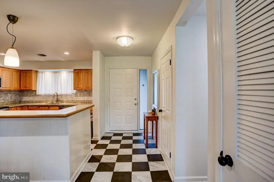 97 Palace Ct, Chalfont, PA 18914 - #2