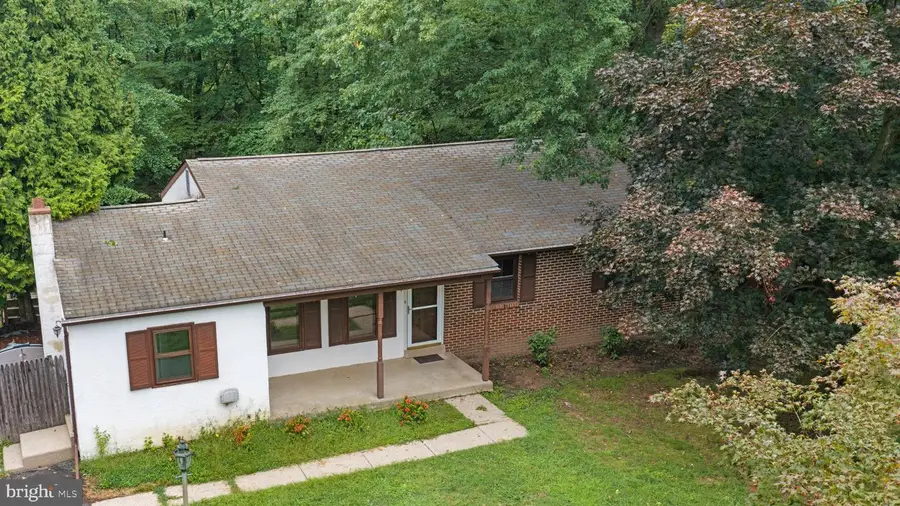 80 Hidden Woods Ln, Warminster, PA 18974 - #2