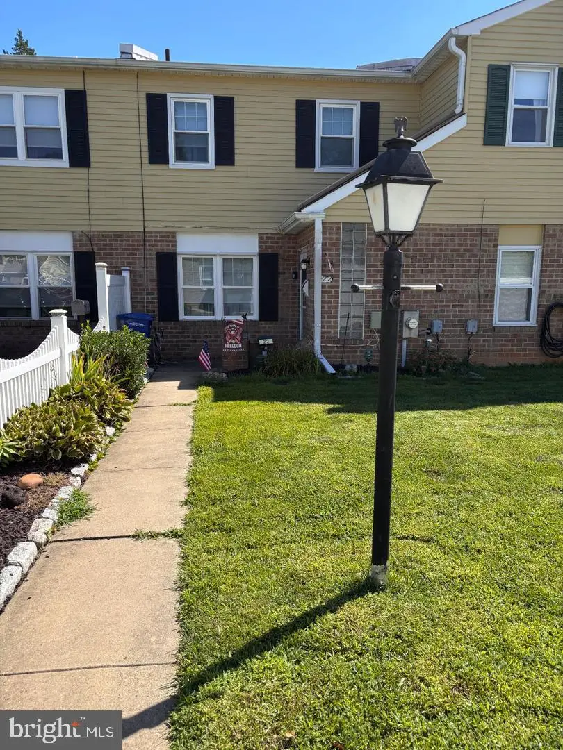 22 Hollybrooke Dr, Langhorne, PA 19047 - #2