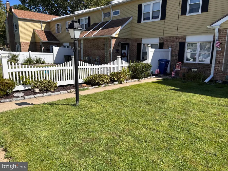 22 Hollybrooke Dr, Langhorne, PA 19047 - #3