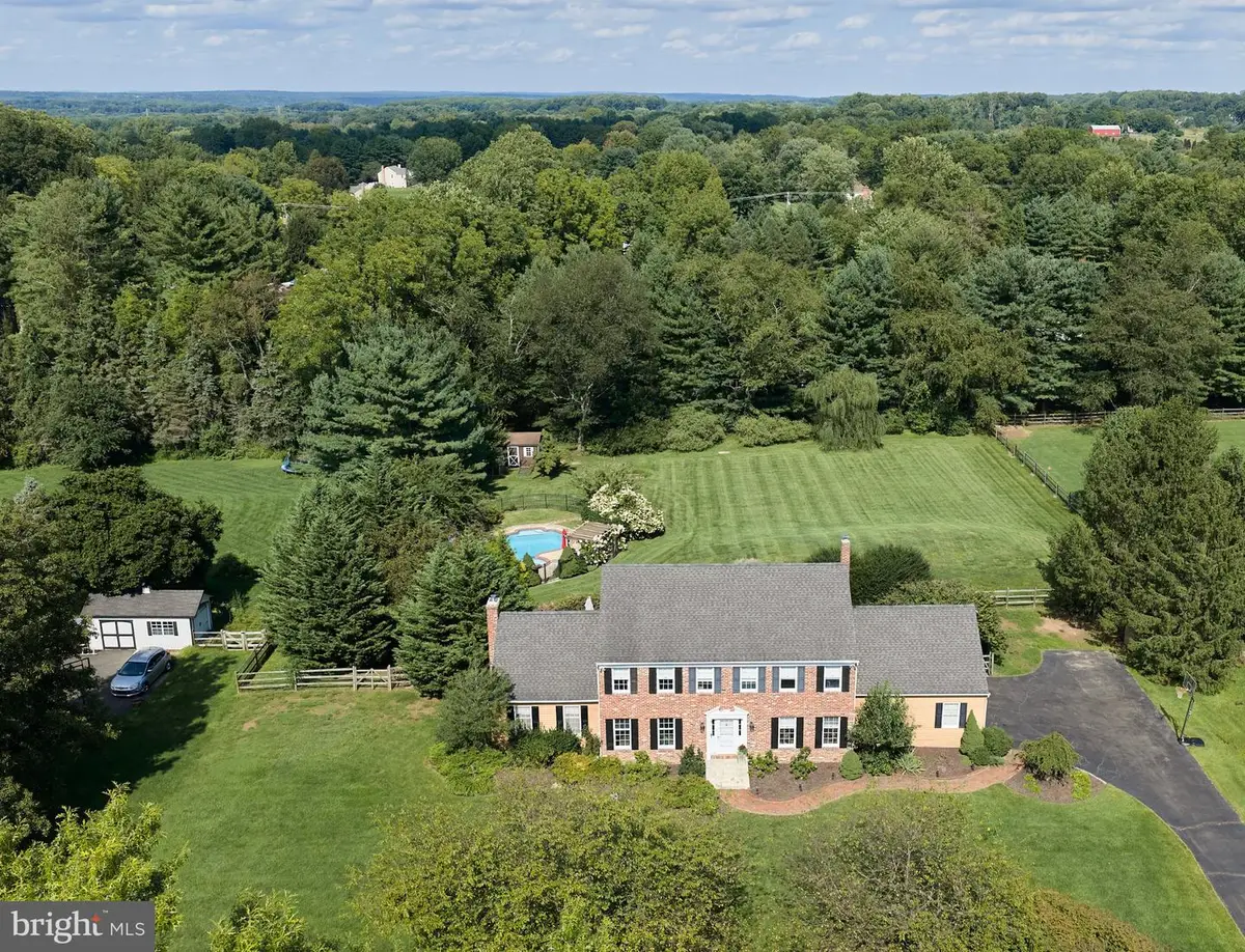 3173 Antler Dr, Buckingham, PA 18902 - #1