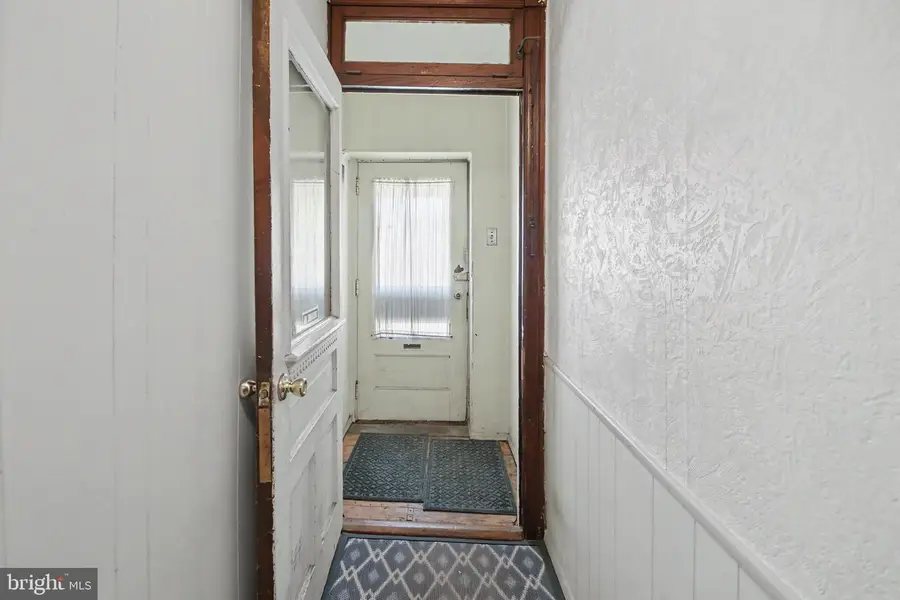 628 E Broad St, Quakertown, PA 18951 - #2