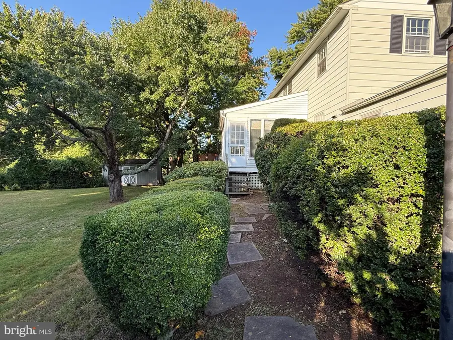 162 E Butler Ave, Doylestown, PA 18901 - #2