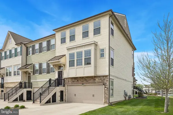 449 Tall Oaks Dr, WARMINSTER, PA 18974