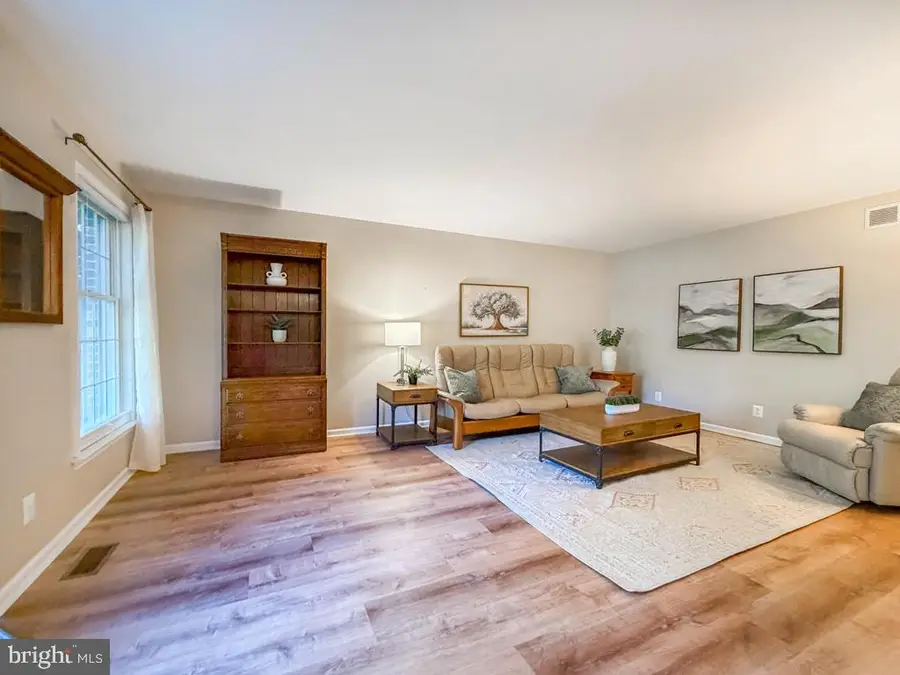 225 Sentinel Ave, Newtown, PA 18940 - #3