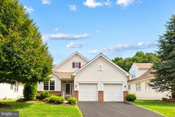 8 Zinnia Way, LANGHORNE, PA 19047