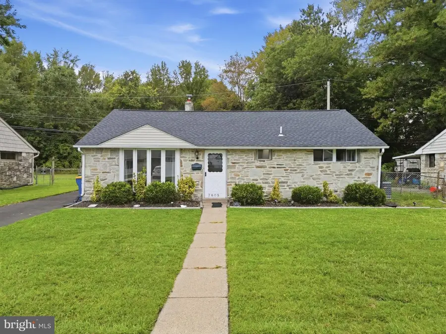 2605 Woodlawn Dr, Bristol, PA 19007 - #2